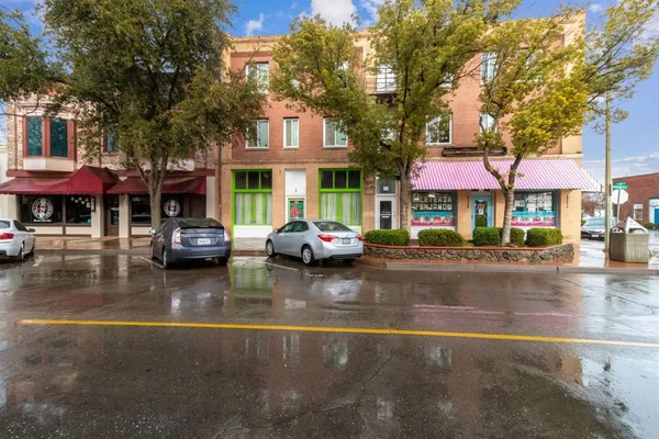 $900 | 186 South L Street, Dinuba, CA 93618