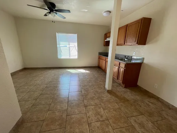 $900 | 186 South L Street, Dinuba, CA 93618