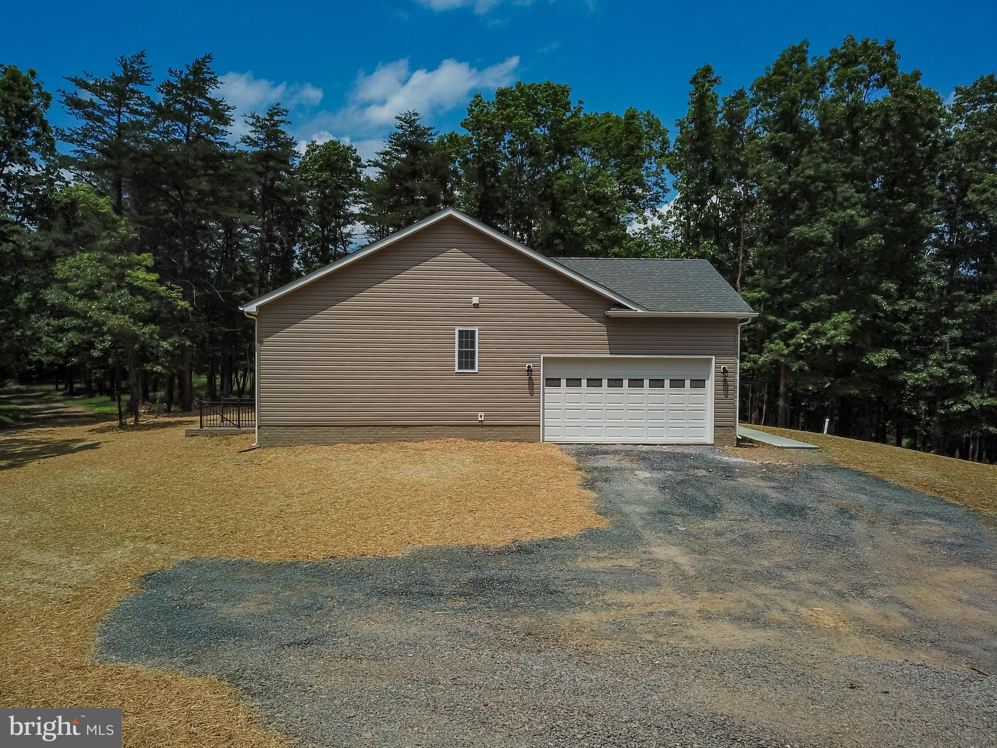 887 Adams Road Winchester, VA 22603 - Photo 4 of 75 Gallery Image 4