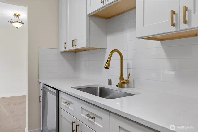 a close view of sink and tap