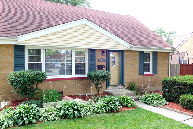 10736 Austin Avenue Chicago Ridge, IL 60415 - Photo 3 of 25