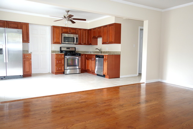 10736 Austin Avenue Chicago Ridge, IL 60415 - Photo 6 of 25