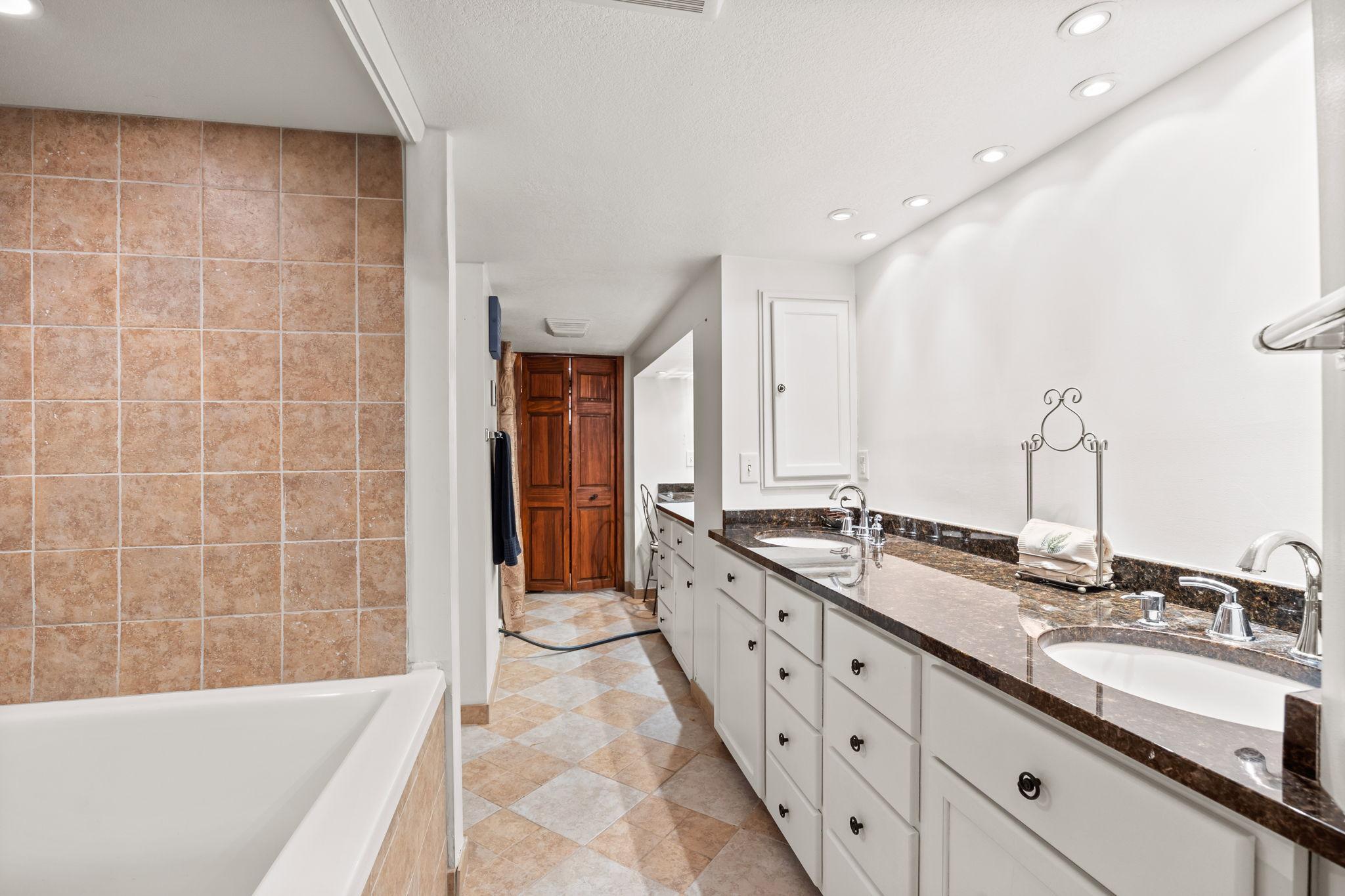 200 Griffin Avenue Northeast Hutchinson, MN 55350 - Photo 15 of 26