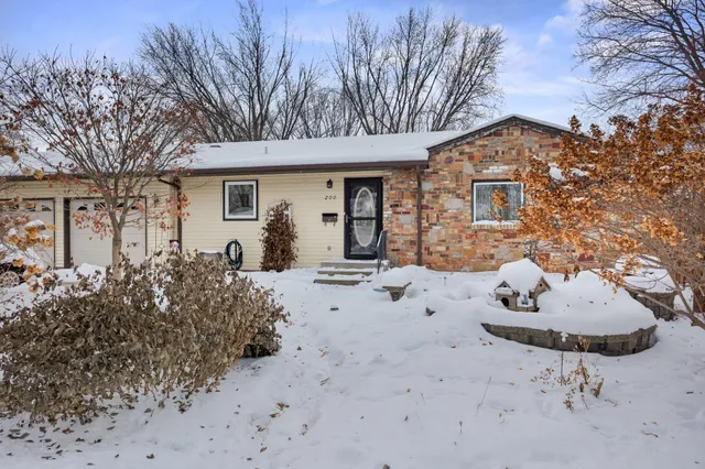 $280,000 | 200 Griffin Avenue Northeast, Hutchinson, MN 55350