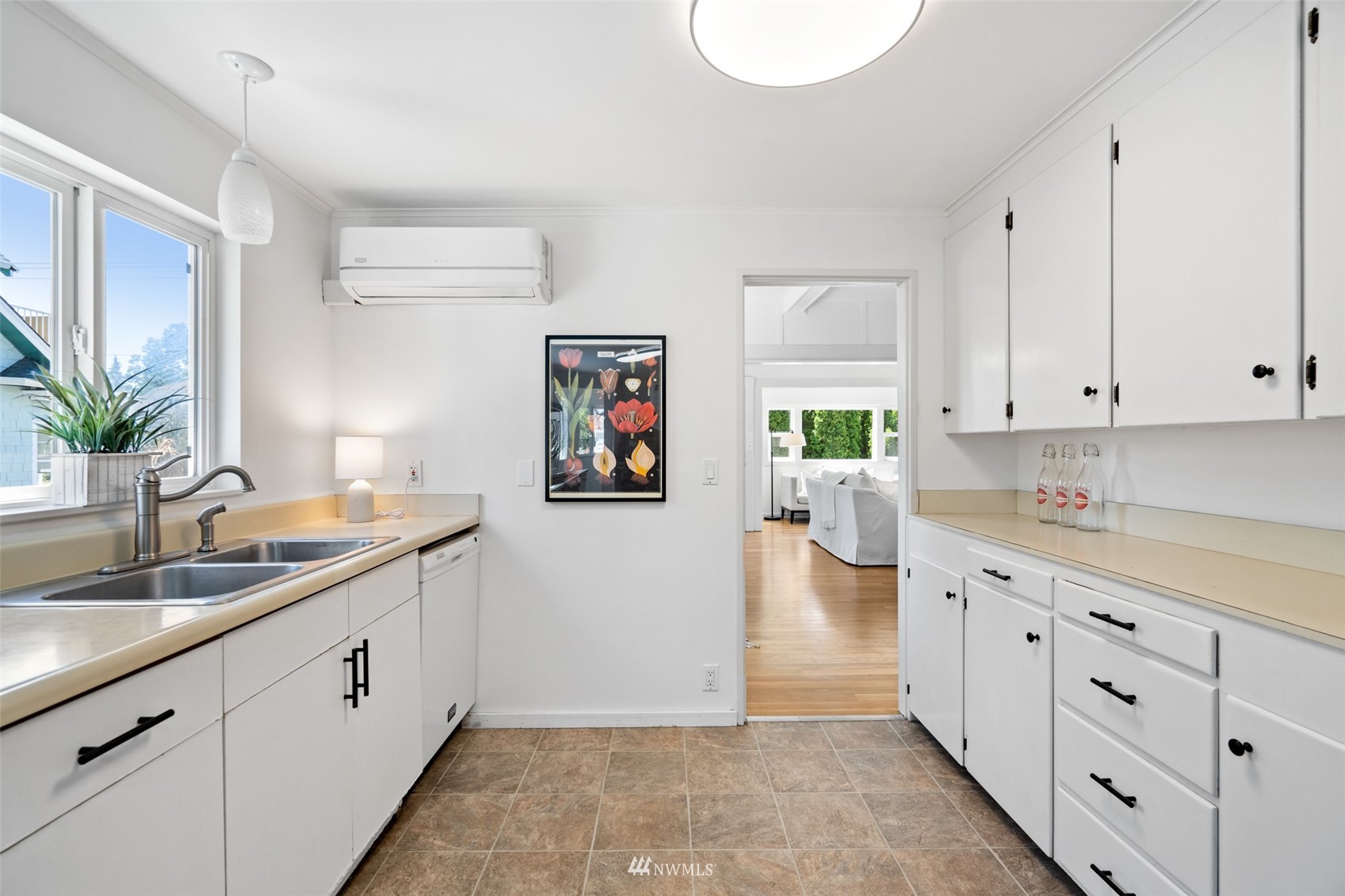 4514 Southwest Findlay Street Seattle, WA 98136 - Photo 13 of 26 Gallery Image 13
