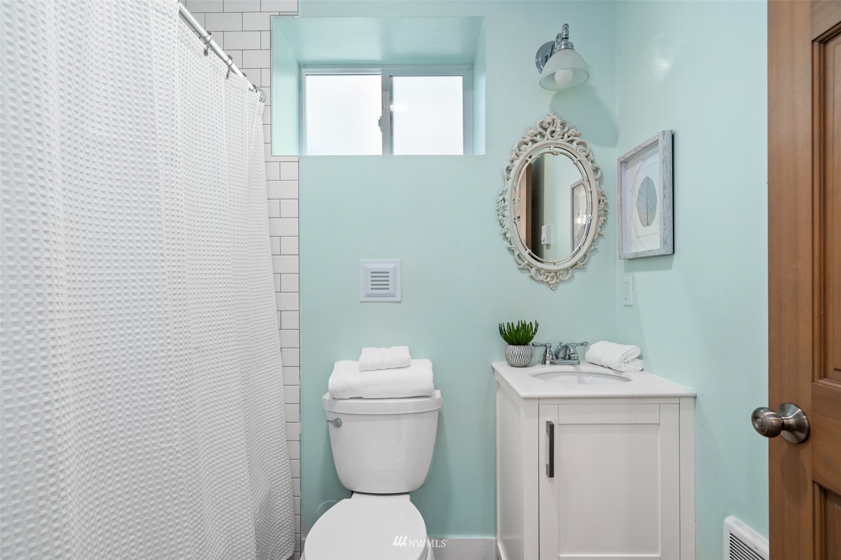 4514 Southwest Findlay Street Seattle, WA 98136 - Photo 16 of 26 Gallery Image 16