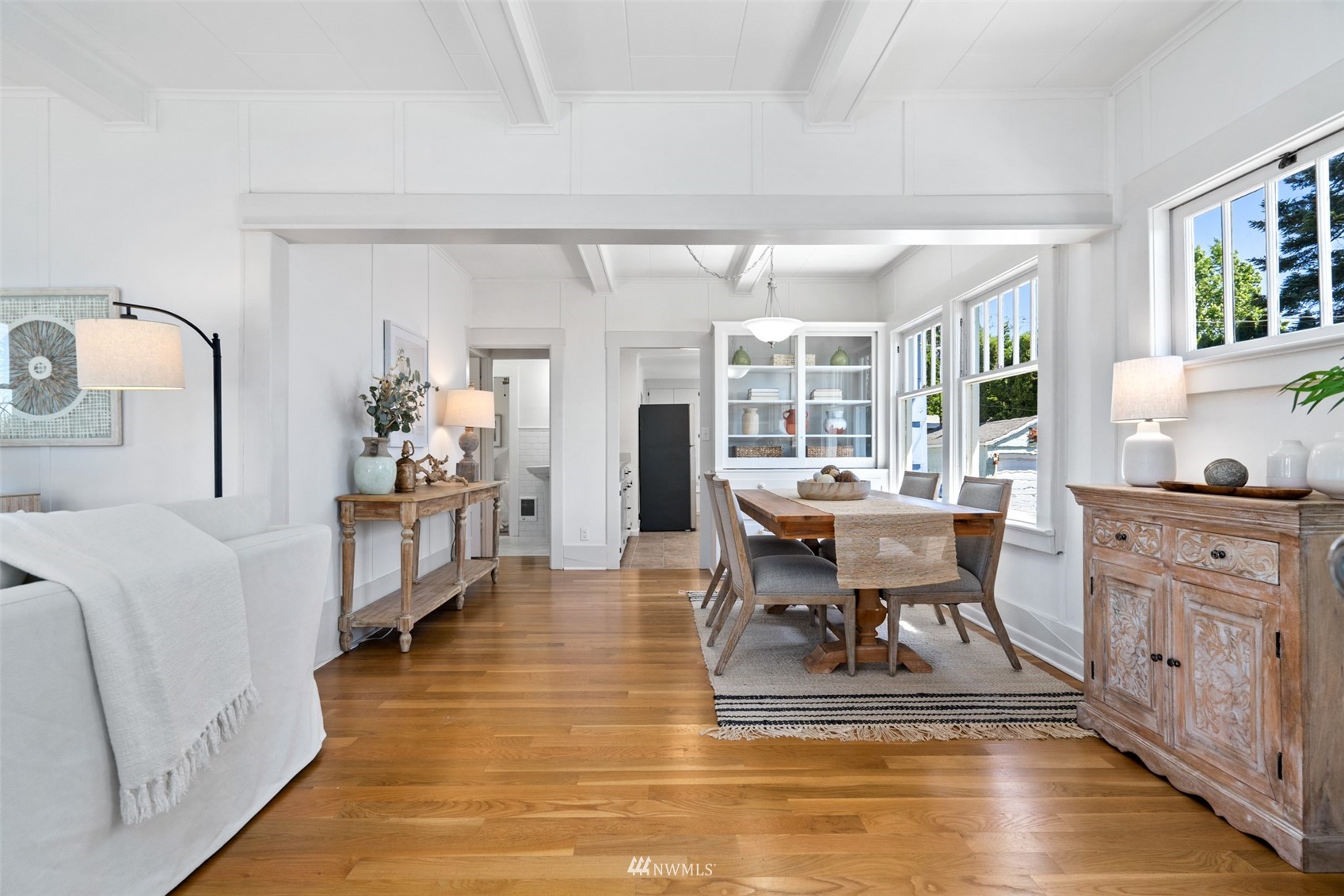 4514 Southwest Findlay Street Seattle, WA 98136 - Photo 2 of 26 Gallery Image 2