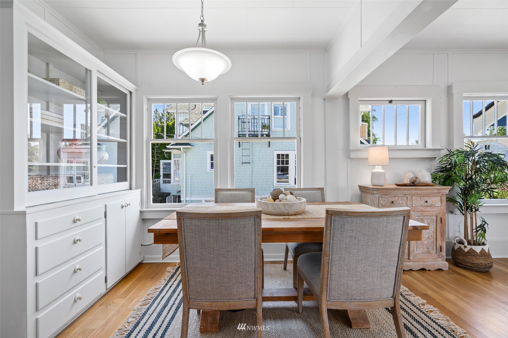 4514 Southwest Findlay Street Seattle, WA 98136 - Photo 7 of 26 Gallery Image 7