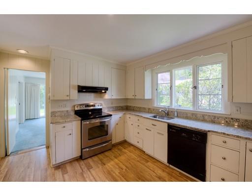 6 Meadowbrook Road Worcester, MA 01609 - Photo 12 of 30 Gallery Image 12