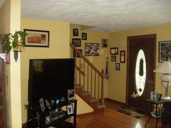 5 Ricca Farm Road Billerica, MA 01862 - Photo 10 of 17