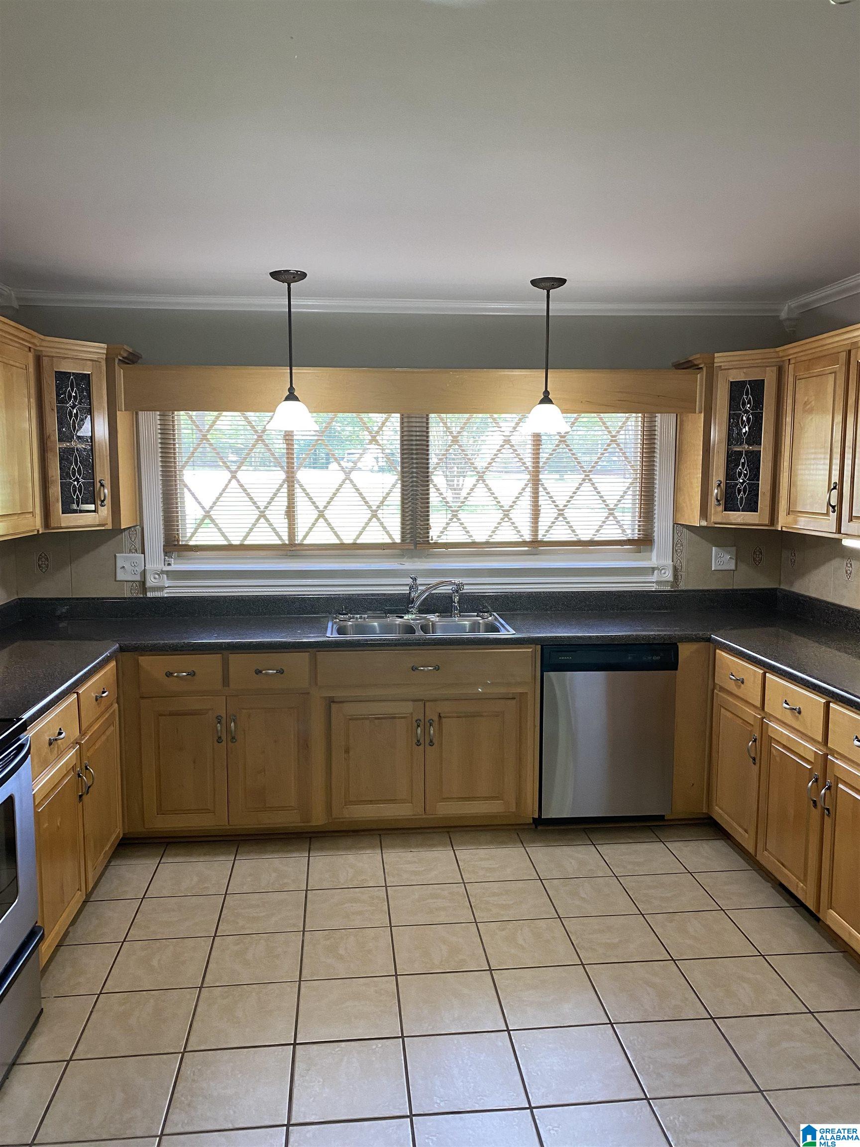 870 Spring Trail Warrior, AL 35180 - Photo 9 of 24