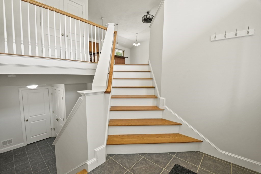 8 Hickory Way Ayer, MA 01432 - Photo 4 of 35 a view of entryway