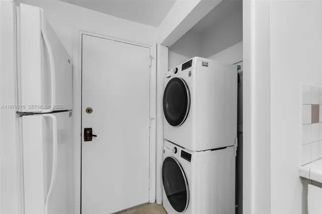 $2,200 | 13951 Kendale Lakes Circle, Unit 307A, Miami, FL 33183