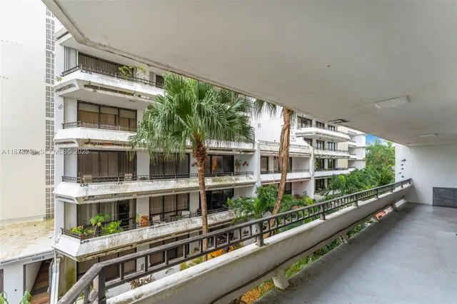 $2,200 | 13951 Kendale Lakes Circle, Unit 307A, Miami, FL 33183