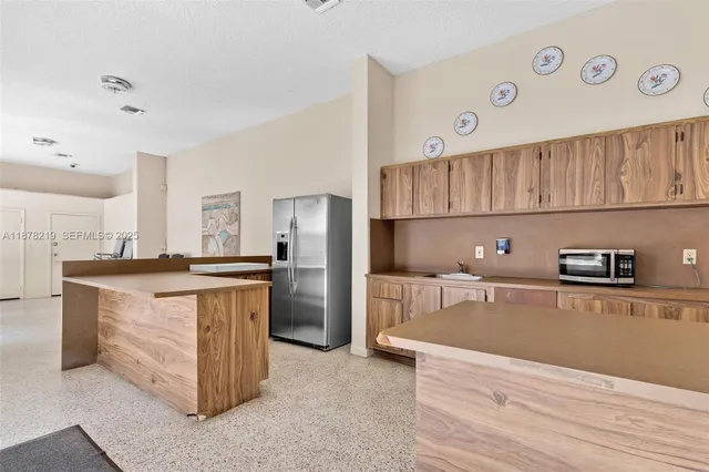 $2,200 | 13951 Kendale Lakes Circle, Unit 307A, Miami, FL 33183