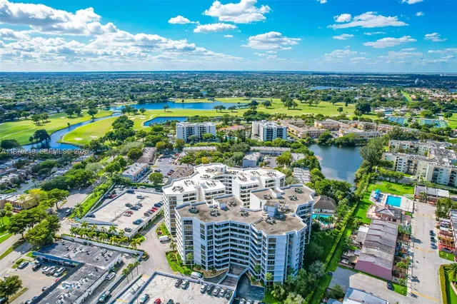 $2,200 | 13951 Kendale Lakes Circle, Unit 307A, Miami, FL 33183