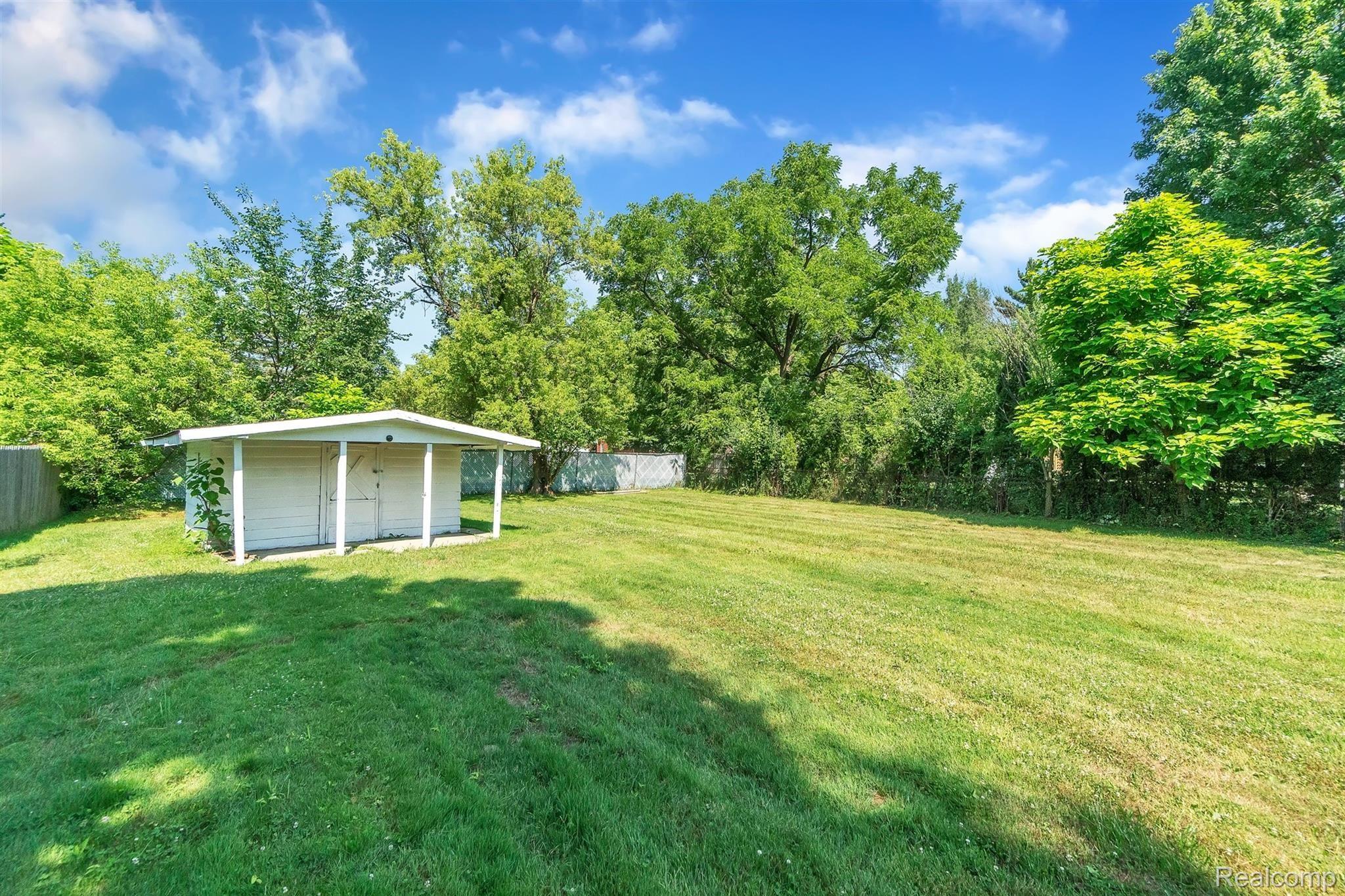 2467 Covert Road Burton, MI 48509 - Photo 27 of 27 29-2467 Covert Rd-windowstill-reale.jpg