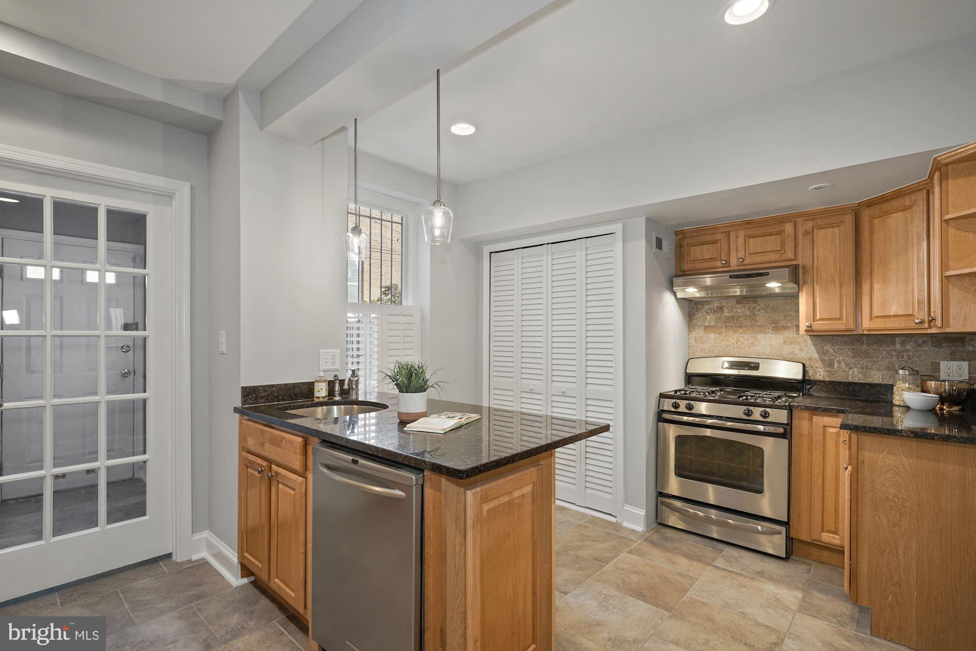 402 G Street Northeast Washington, DC 20002 - Photo 12 of 29 Gallery Image 12