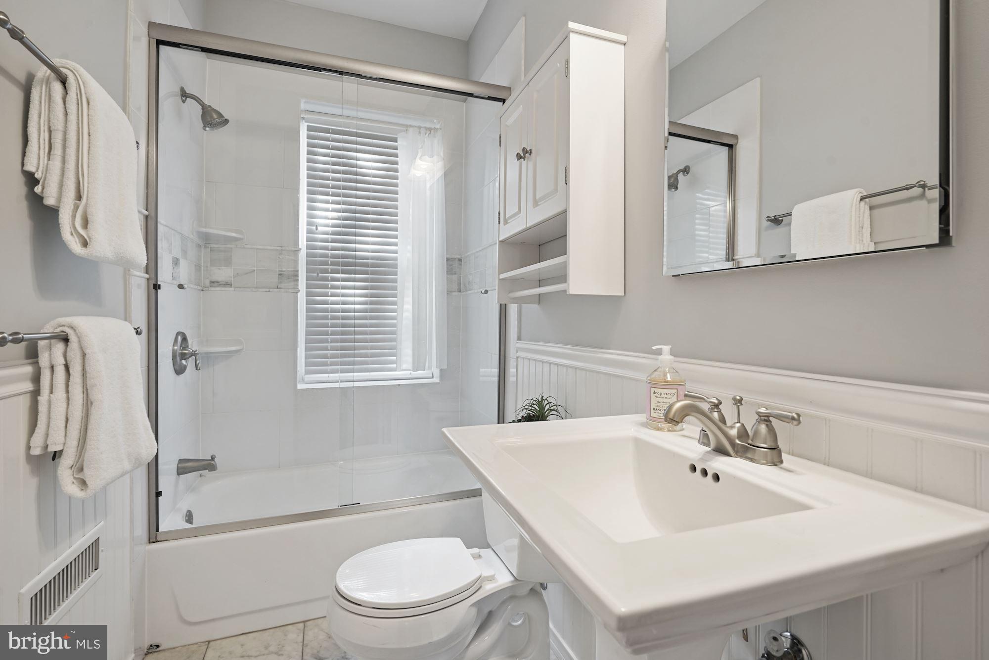 402 G Street Northeast Washington, DC 20002 - Photo 17 of 29 Gallery Image 17
