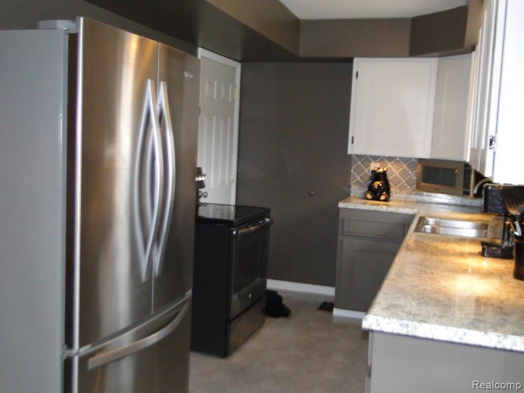 875 North Wilder Road Lapeer, MI 48446 - Photo 11 of 29 Kitchen (3)