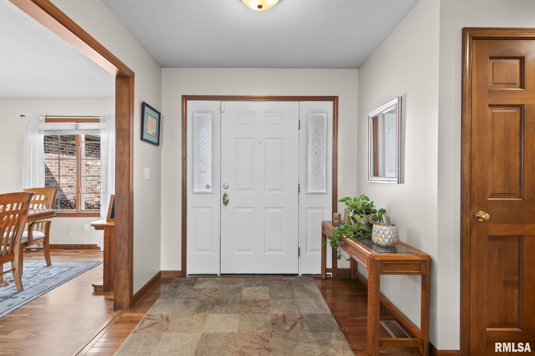 3924 Old Mill Lane Springfield, IL 62711 - Photo 5 of 47