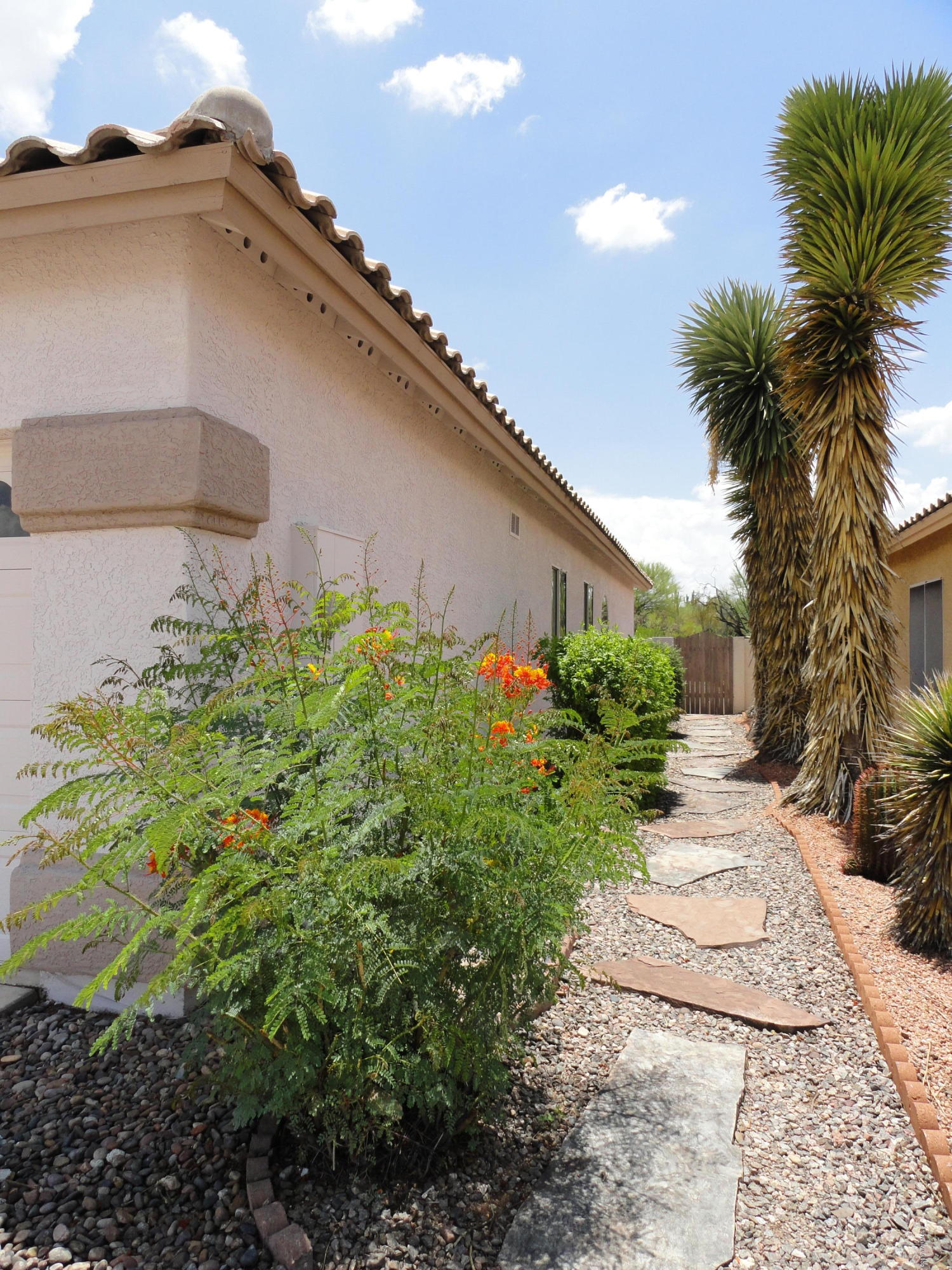 10050 East English Woods Road Tucson, AZ 85748 - Photo 4 of 25