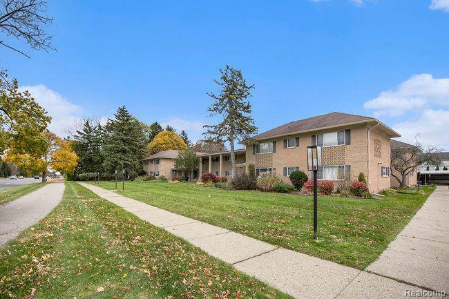 2245 Walton Boulevard, Unit 57 Rochester Hills, MI 48309 - Photo 2 of 15