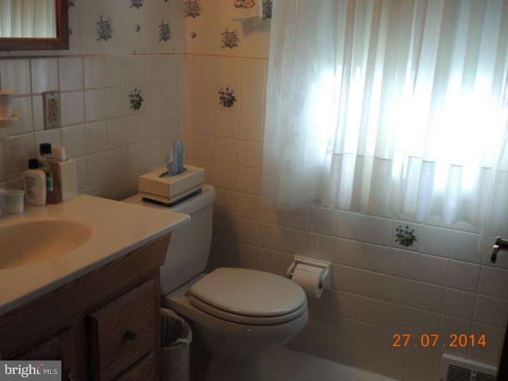 225 Crestview Road Hatboro, PA 19040 - Photo 11 of 22 Gallery Image 11