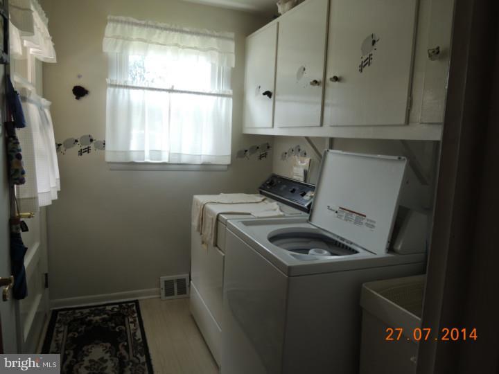 225 Crestview Road Hatboro, PA 19040 - Photo 21 of 22 Laundry Room