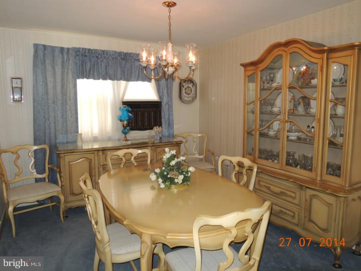 225 Crestview Road Hatboro, PA 19040 - Photo 4 of 22 Dining Room