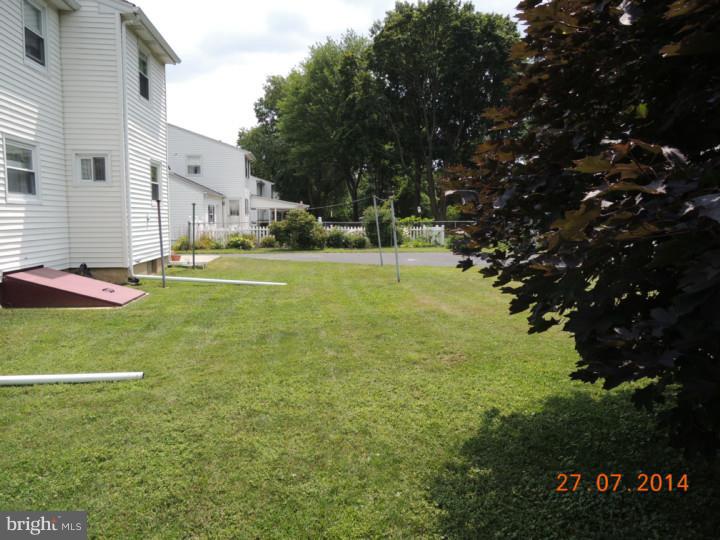 225 Crestview Road Hatboro, PA 19040 - Photo 6 of 22 Exterior Back