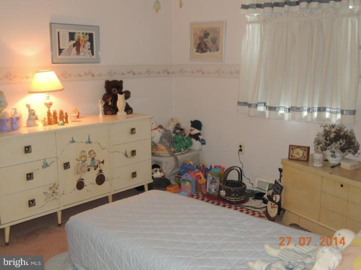 225 Crestview Road Hatboro, PA 19040 - Photo 8 of 22 Bedroom 3