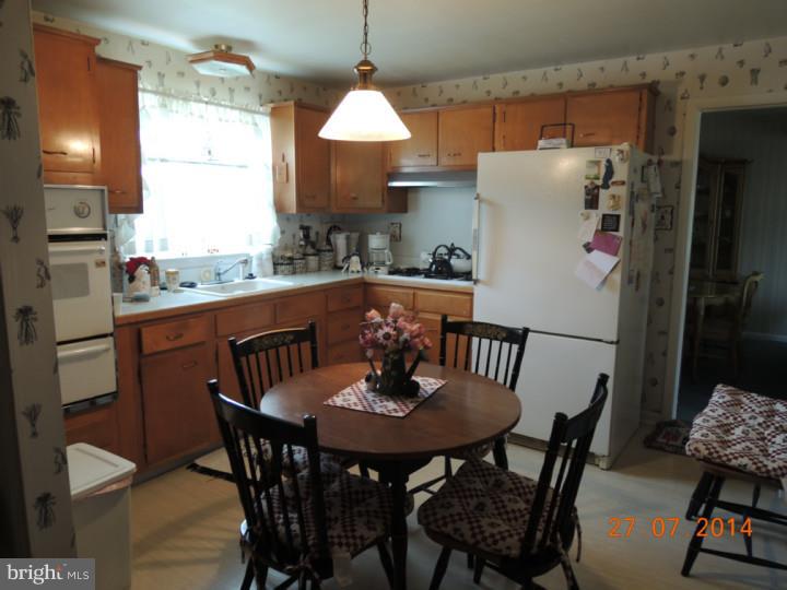 225 Crestview Road Hatboro, PA 19040 - Photo 9 of 22 Gallery Image 9