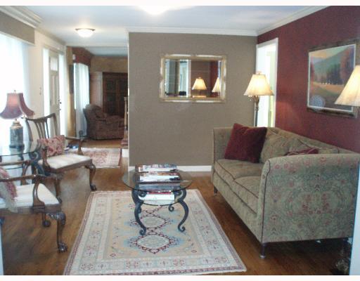 62 Holland Road Churchill, PA 15235 - Photo 5 of 8 Living Room.