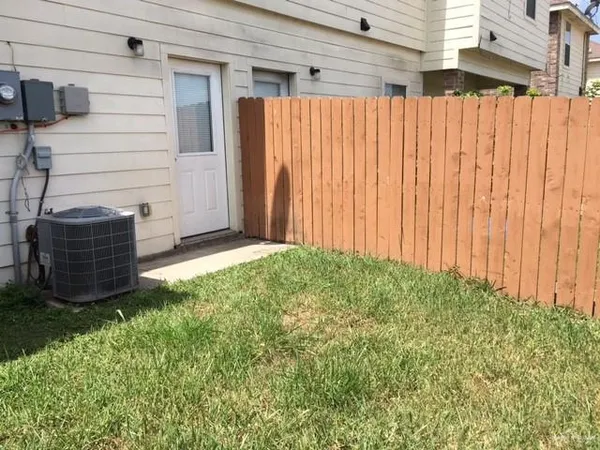 $1,100 | 1600 West Omni Avenue, Pharr, TX 78577