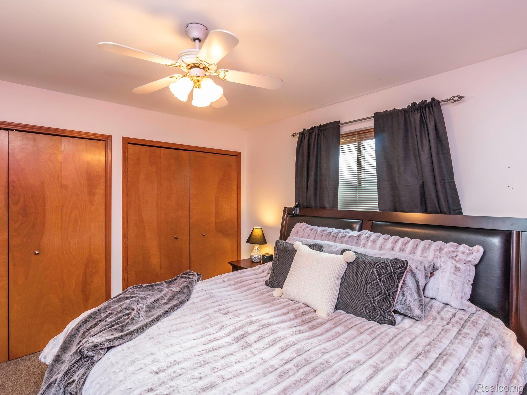 18235 Inkster Road Livonia, MI 48152 - Photo 19 of 49 036_17.jpg
