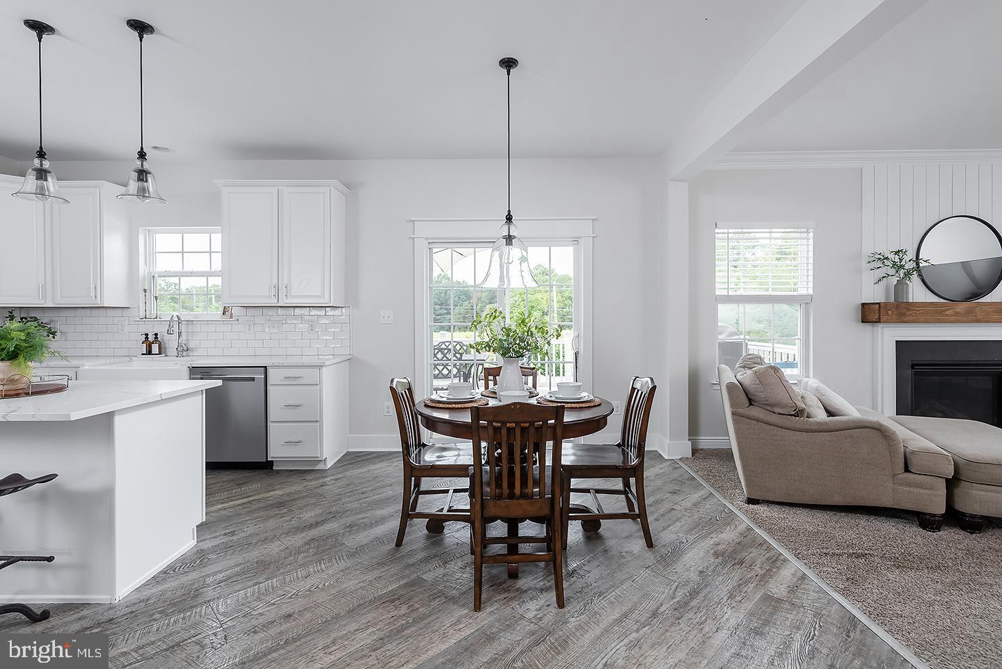43 Buckeye Road Swedesboro, NJ 08085 - Photo 8 of 24 Bright breakfast room!