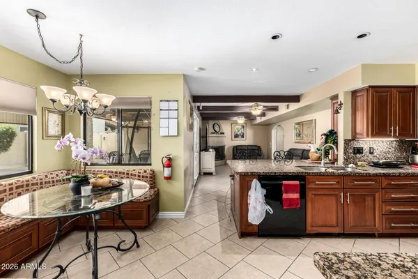 $3,600 | 11051 North 44th Court, Phoenix, AZ 85028