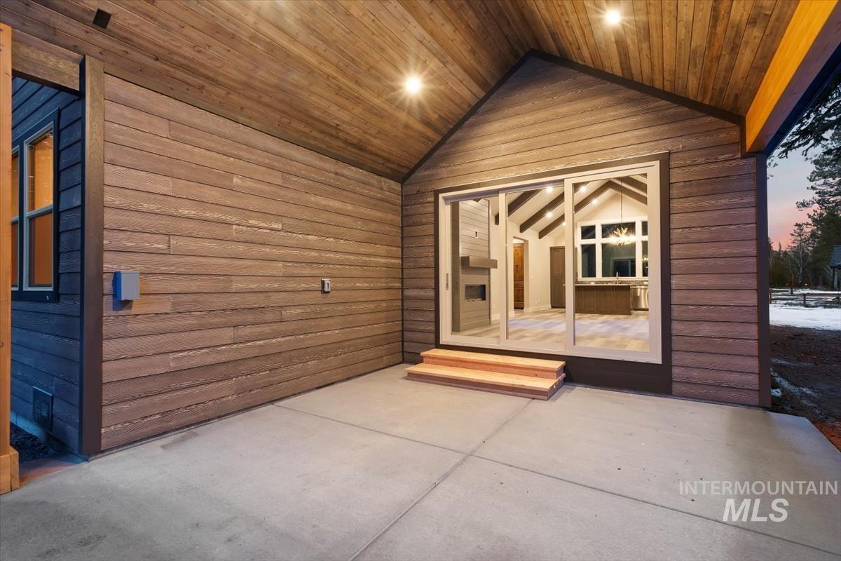 136 Jacks Loop Donnelly, ID 83615 - Photo 38 of 48