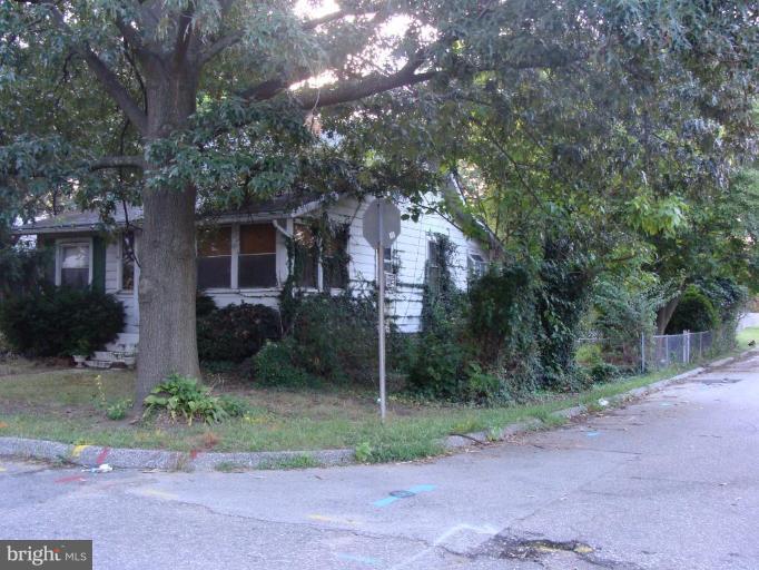 236 Glen Road Pasadena, MD 21122 - Photo 1 of 5 Exterior (Main)