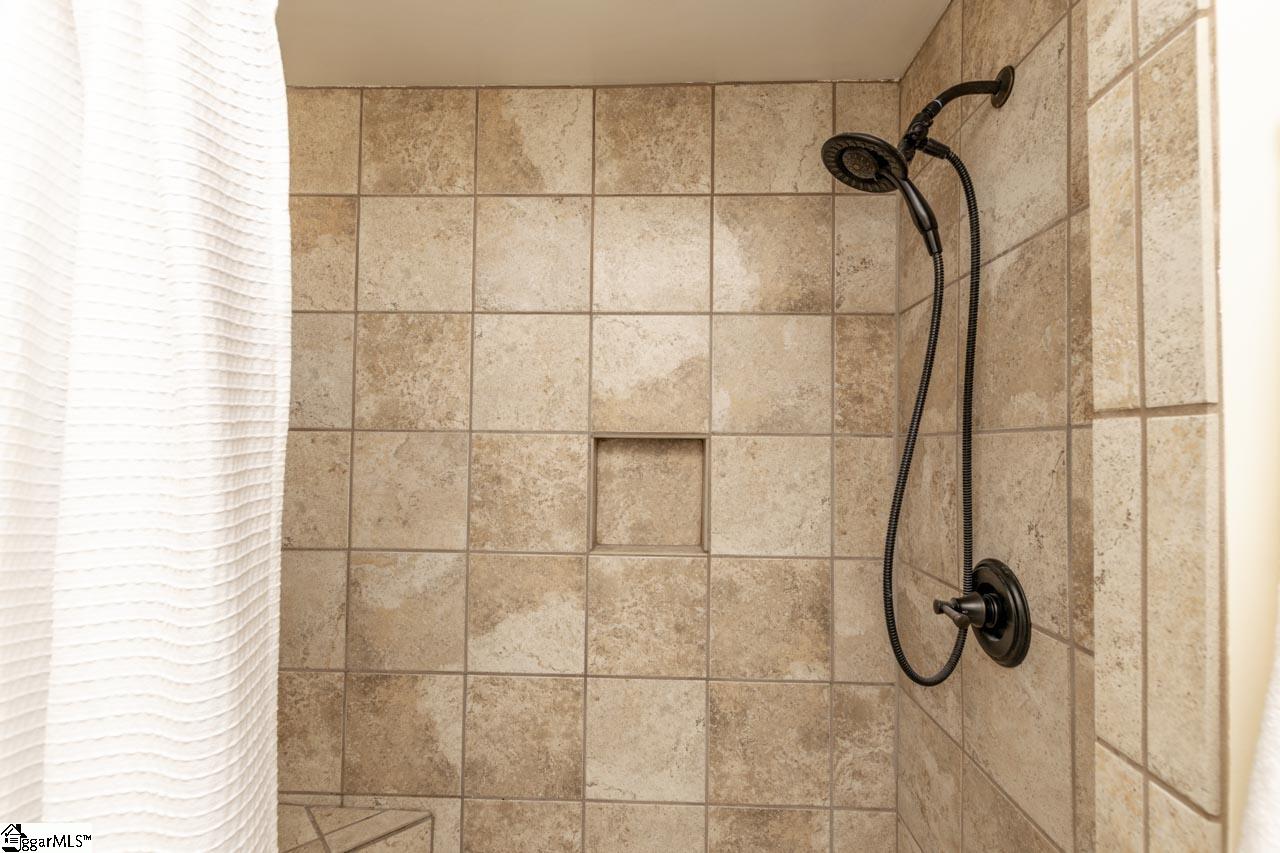 204 Gemini Way Greer, SC 29651 - Photo 17 of 30 Gallery Image 17