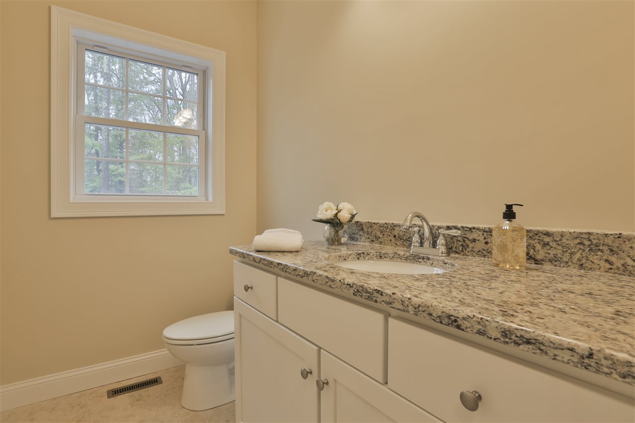 19 Zion Hill Road Salem, NH 03079 - Photo 17 of 31