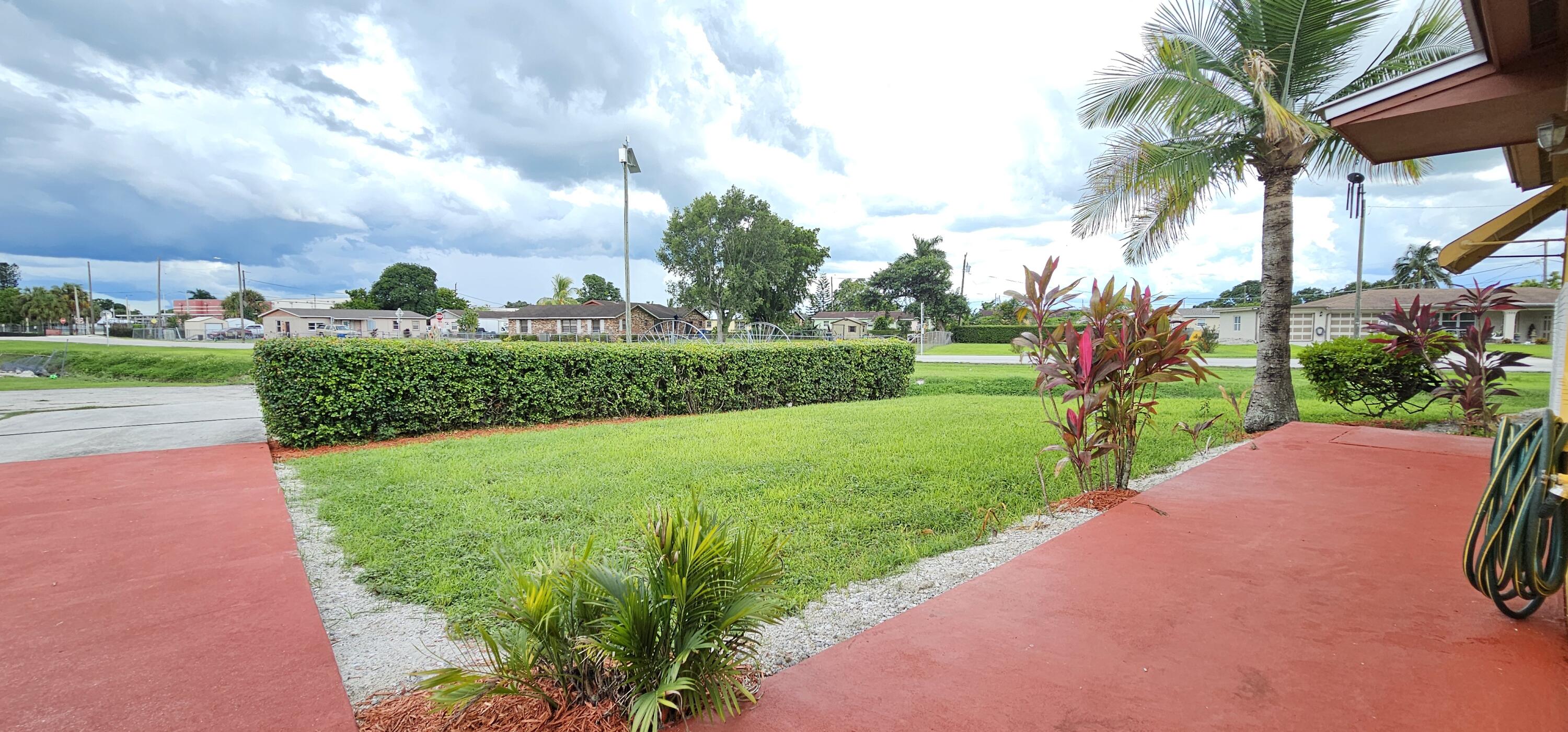 632 Southwest 13th Street Belle Glade, FL 33430 - Photo 3 of 25 20250923_151656