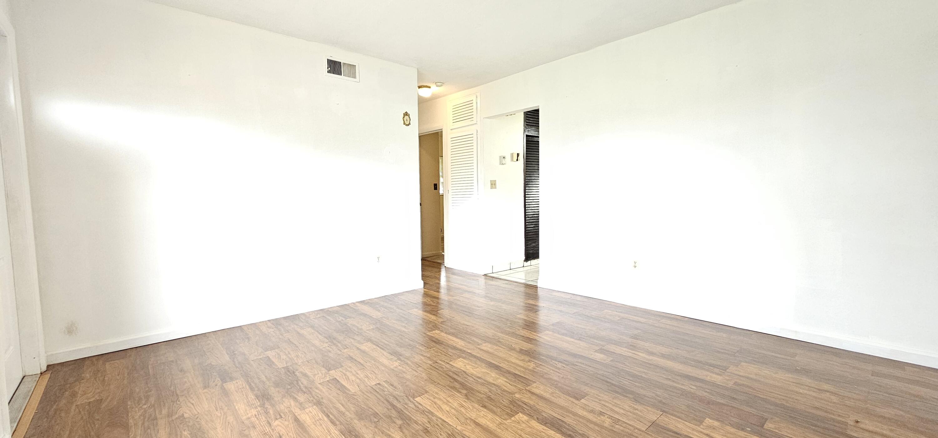 632 Southwest 13th Street Belle Glade, FL 33430 - Photo 5 of 25 20250923_152727