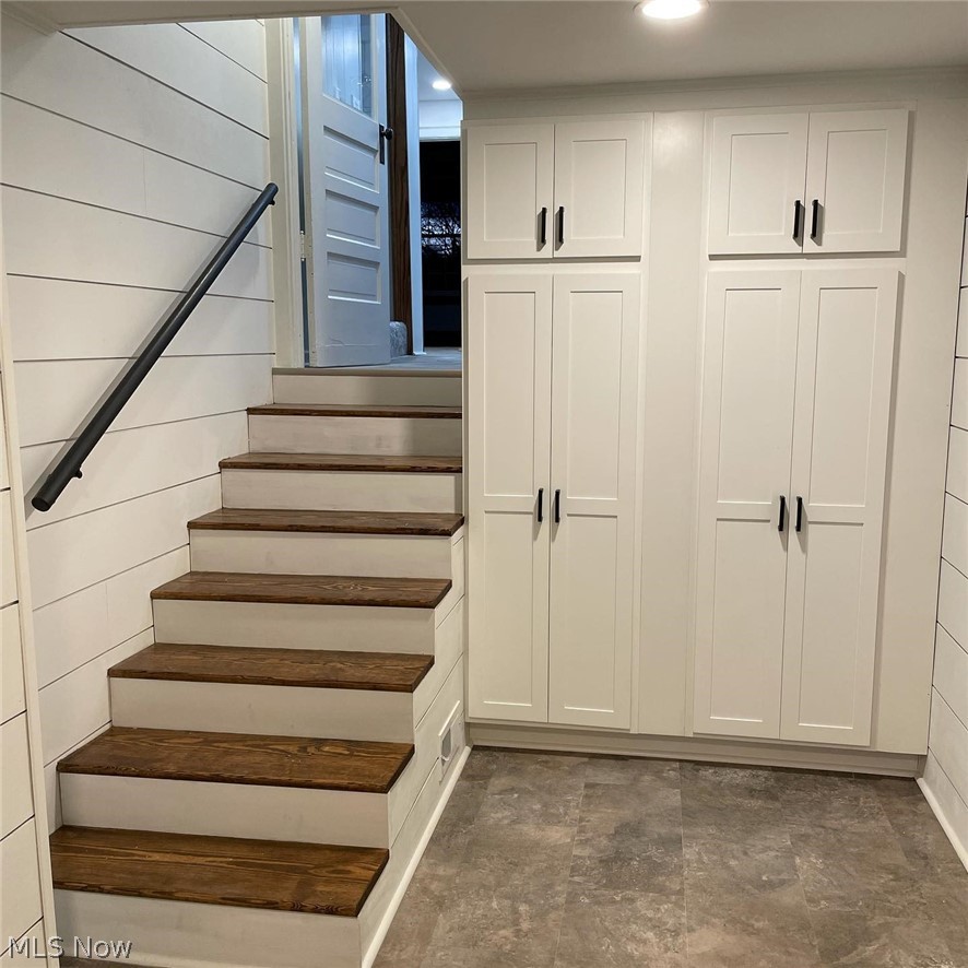 914 Cambridge Road Coshocton, OH 43812 - Photo 8 of 29 Mudroom