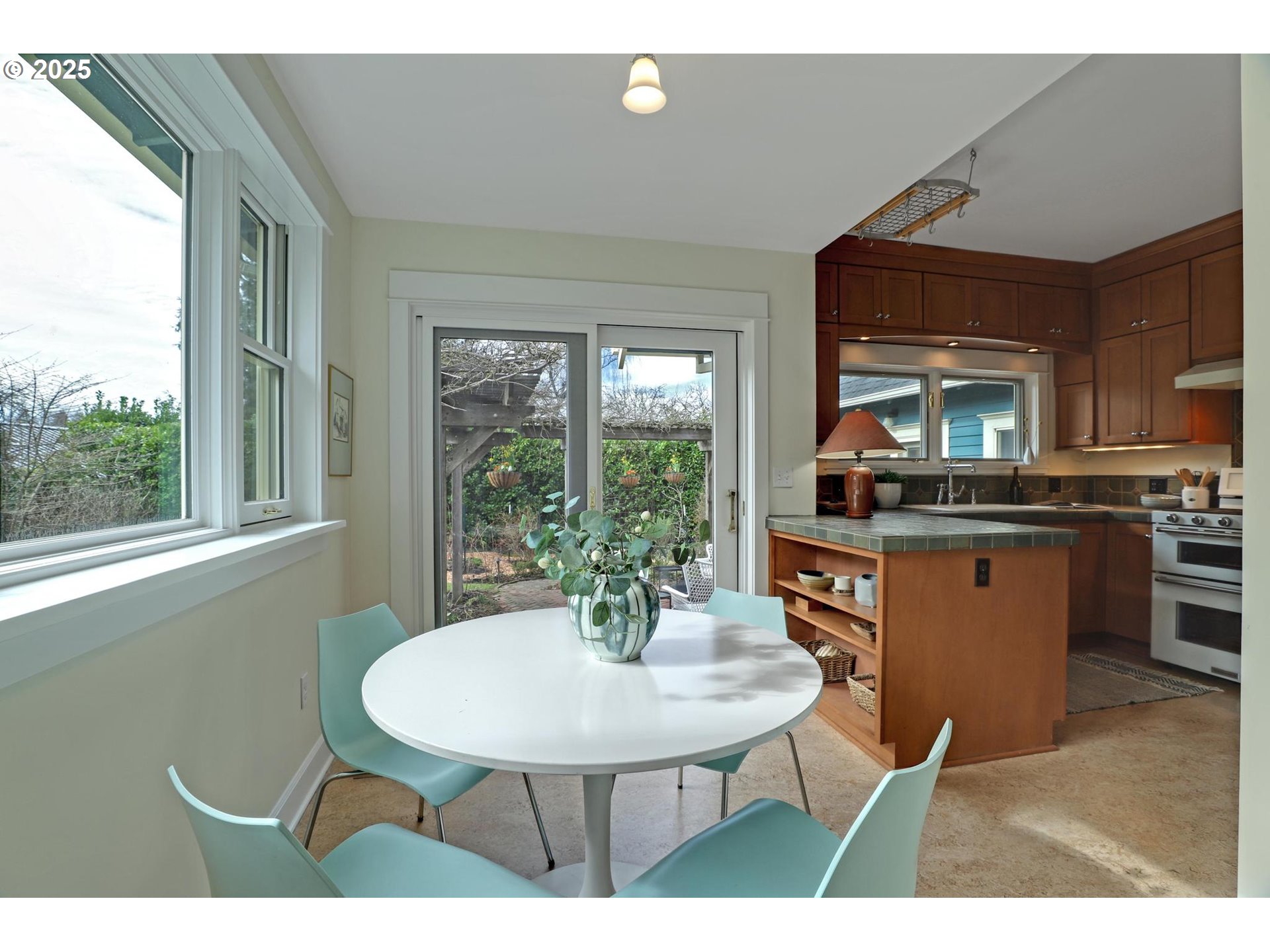 5014 Southwest Custer Street Portland, OR 97219 - Photo 18 of 46 Gallery Image 18