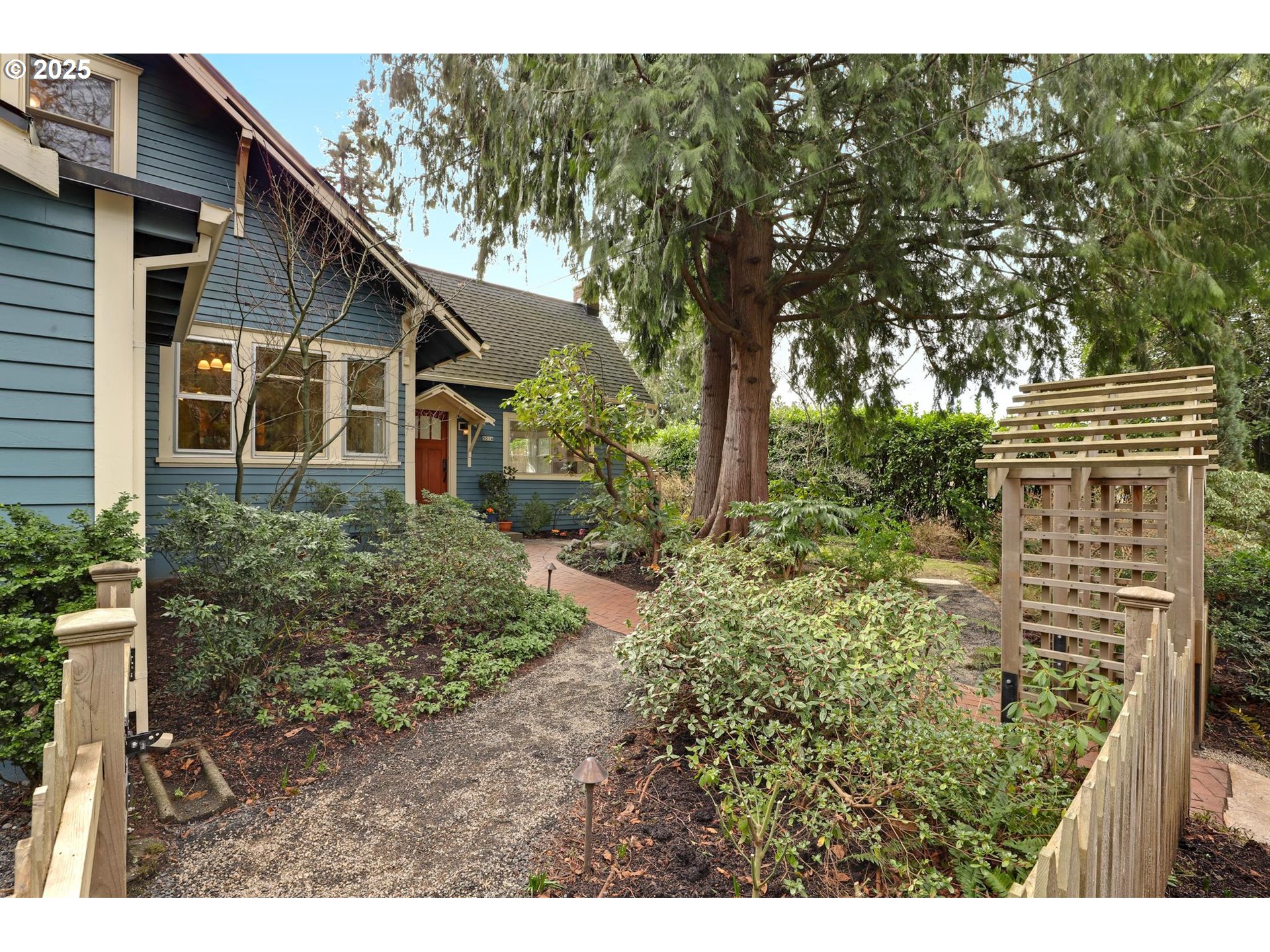 5014 Southwest Custer Street Portland, OR 97219 - Photo 2 of 46 Gallery Image 2