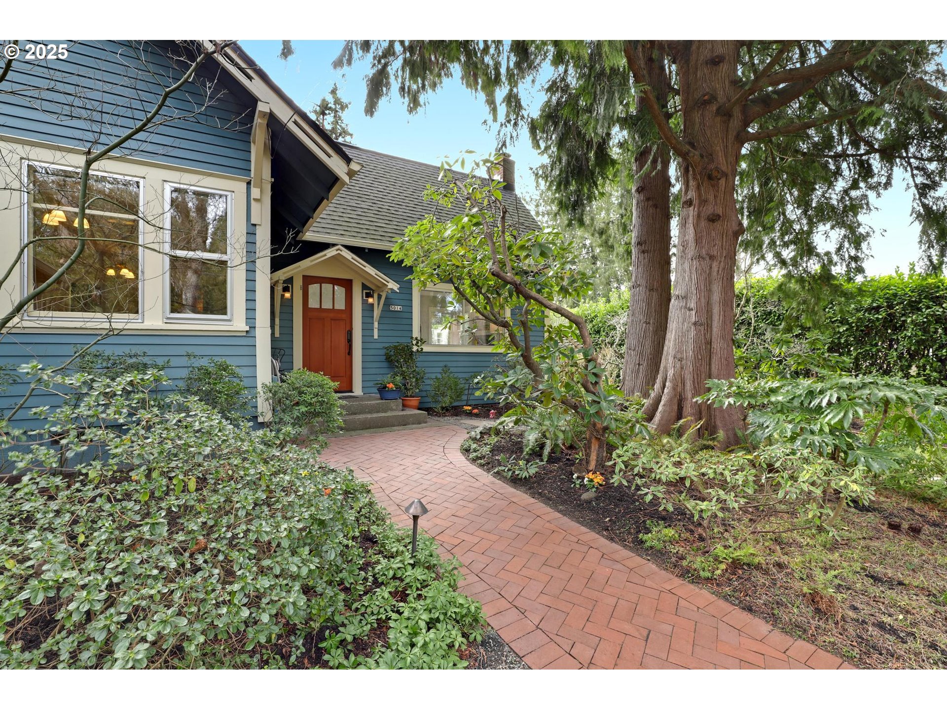 5014 Southwest Custer Street Portland, OR 97219 - Photo 3 of 46 Gallery Image 3