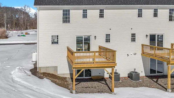 $554,900 | 5 A Violette Drive, Unit 1, Epping, NH 03042