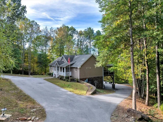 $1,199,000 | 25 Mckayla Lane, Bracey, VA 23919